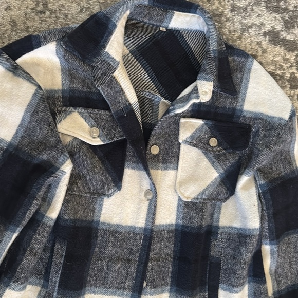 Women’s Shacket- Shirt Jacket - Plaid - Large - Picture 2 of 8